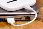 Tiscali porta la fibra a 50 Mega con l'offerta Fibra Full Tiscali porta la fibra a 50 Mega con l'offerta Fibra Full