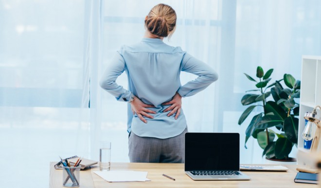 Lombalgia: lo stile di vita sedentario tra le cause del mal di schiena