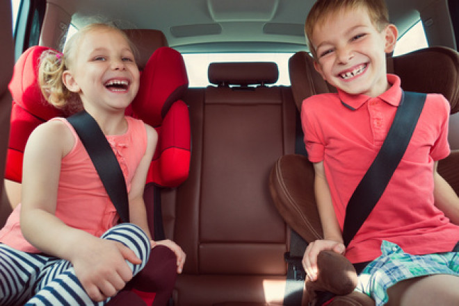 Seggiolini auto per bambini: la normativa in vigore