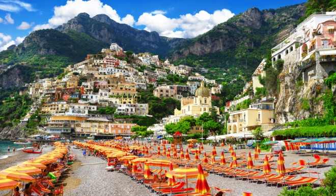 Vacanze estive, gli italiani scalpitano: stanno prenotando e scelgono il loro Paese