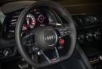 Interni auto in alcantara: come pulirli Interni auto in alcantara: come pulirli