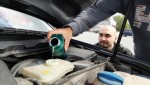 Olio dell'auto: quanto spendere per sostituirlo Olio dell'auto: quanto spendere per sostituirlo