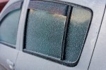 Deflettori per auto: come montarli, vantaggi e a cosa servono Deflettori per auto: come montarli, vantaggi e a cosa servono