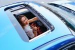 Vantaggi e svantaggi dell'auto con tetto panoramico apribile Vantaggi e svantaggi dell'auto con tetto panoramico apribile