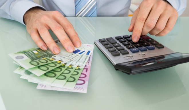 Risparmi: gli italiani preferiscono conti correnti e contanti Risparmi: gli italiani preferiscono conti correnti e contanti