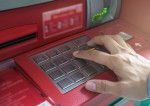 In banca con sicurezza: come pagare e prelevare senza correre rischi In banca con sicurezza: come pagare e prelevare senza correre rischi