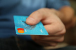 Giugno: carte di credito per ogni età e ogni tasca Giugno: carte di credito per ogni età e ogni tasca