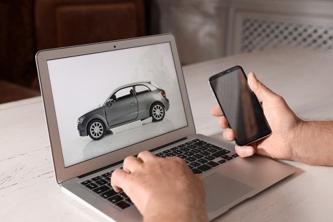 Auto online: il 28% la compra tramite smartphone Auto online: il 28% la compra tramite smartphone