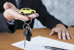 Gli italiani non rinunciano all’auto Gli italiani non rinunciano all’auto