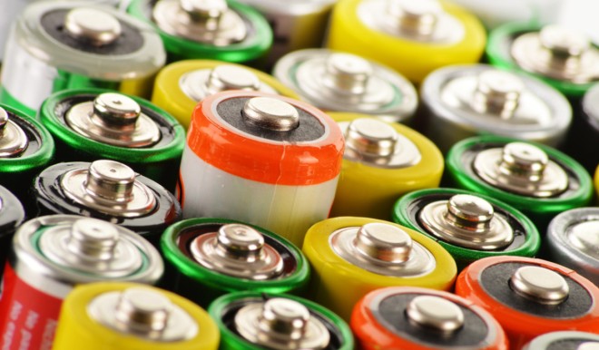 Transizione energetica: batterie a sabbia o metalli liquidi per lo stoccaggio Transizione energetica: batterie a sabbia o metalli liquidi per lo stoccaggio