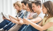 Gli italiani e l'ossessione per lo smartphone Gli italiani e l'ossessione per lo smartphone
