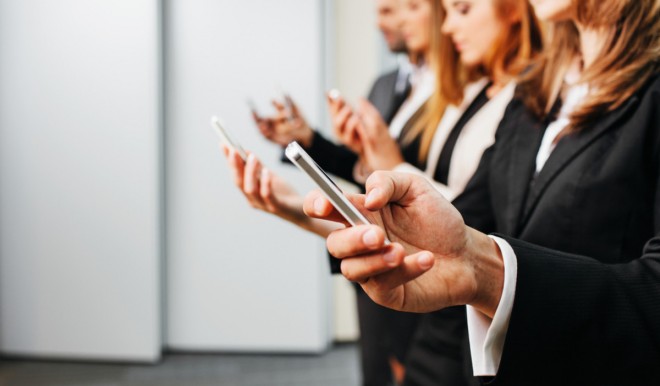 Occhi sullo smartphone: catturati in 30 secondi Occhi sullo smartphone: catturati in 30 secondi