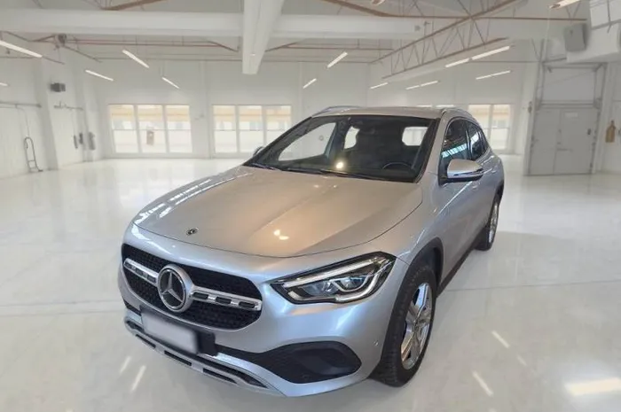 MERCEDES GLA