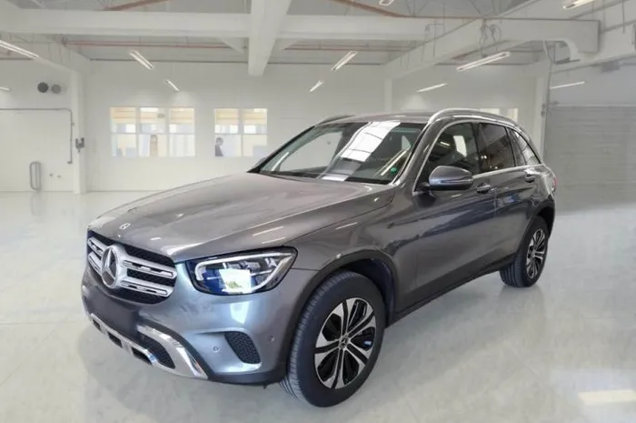 MERCEDES GLC