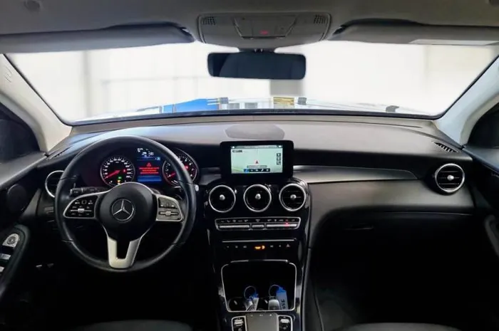 MERCEDES GLC