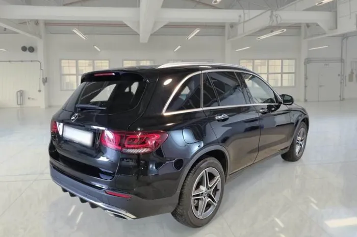 MERCEDES GLC