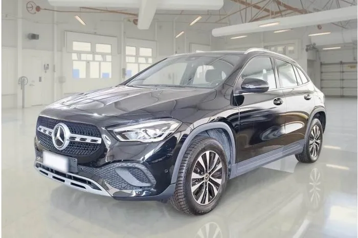 MERCEDES GLA