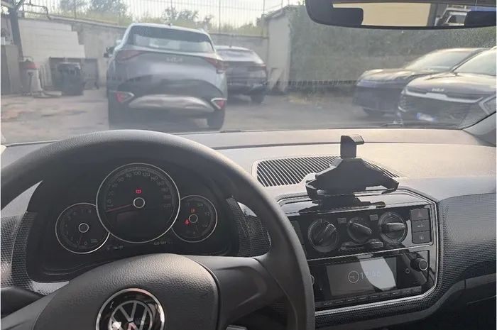 VOLKSWAGEN Up!