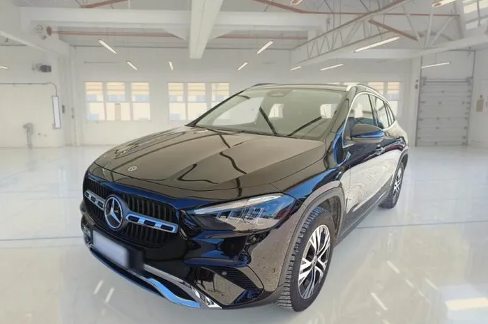 MERCEDES GLA