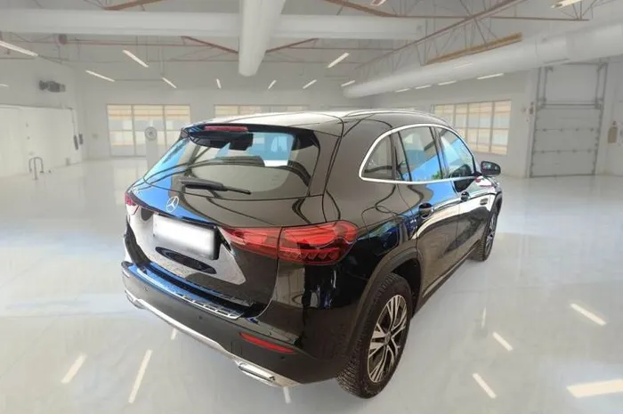 MERCEDES GLA