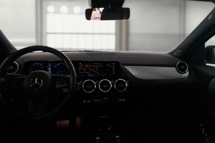 MERCEDES GLA