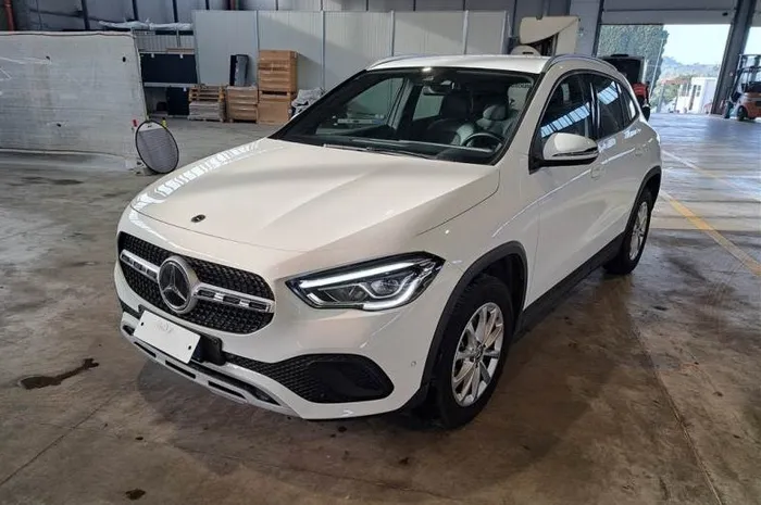 MERCEDES GLA