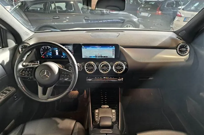 MERCEDES GLA