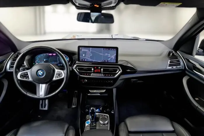 BMW iX3