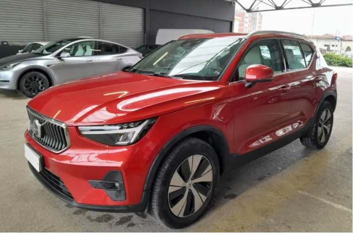 VOLVO XC40