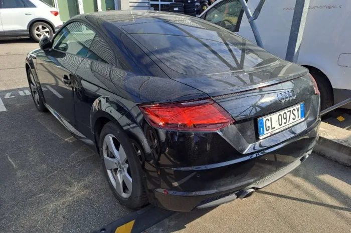 AUDI TT
