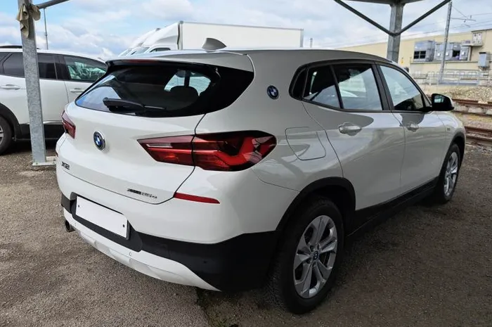 BMW X2