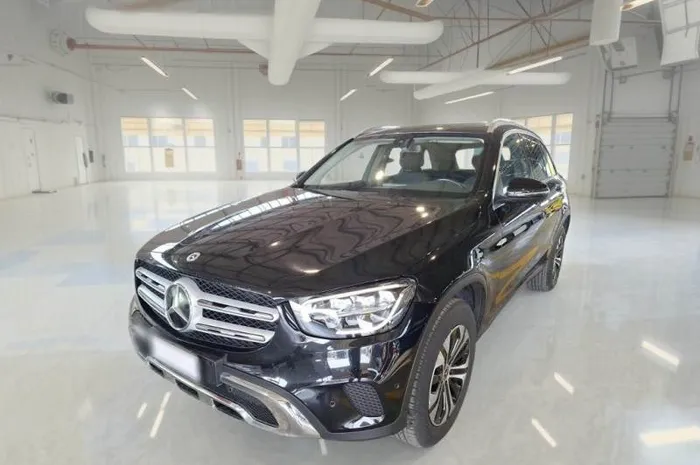 MERCEDES GLC
