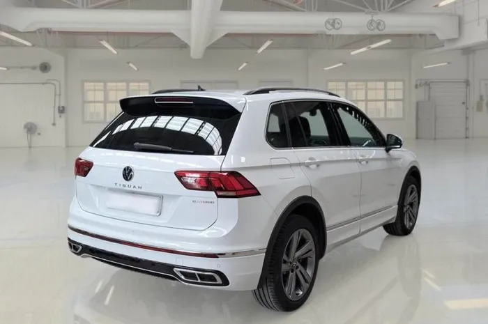 VOLKSWAGEN Tiguan