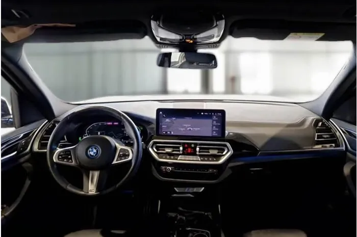 BMW iX3