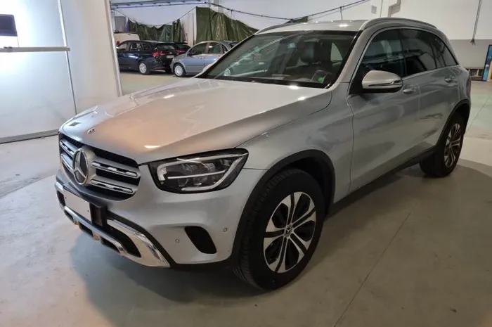 MERCEDES GLC
