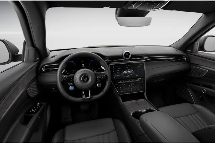 MASERATI Grecale
