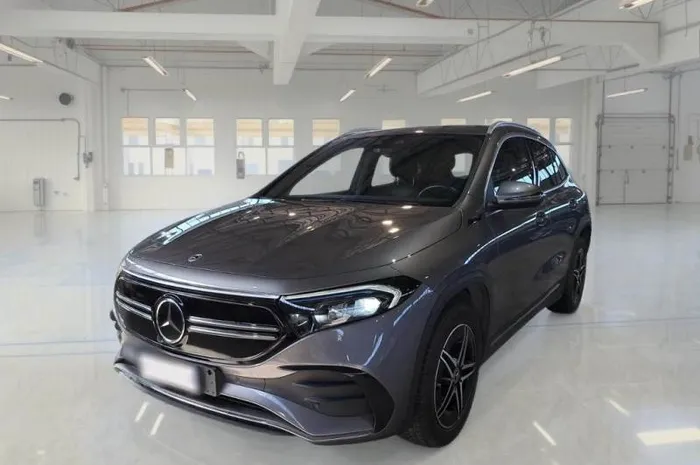 MERCEDES EQA