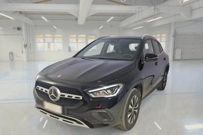 MERCEDES GLA