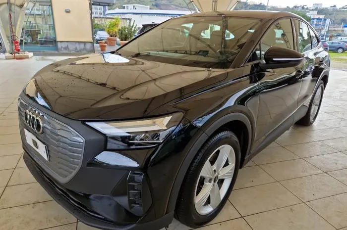 AUDI Q4 Sportback e-tron