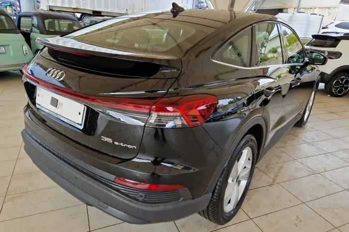 AUDI Q4 Sportback e-tron