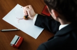Compravendite: che funzione ha il notaio e quali sono i suoi obblighi Compravendite: che funzione ha il notaio e quali sono i suoi obblighi