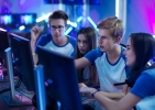 Smartphone, videogame e Loot box, l'allarme: creano dipendenza Smartphone, videogame e Loot box, l'allarme: creano dipendenza
